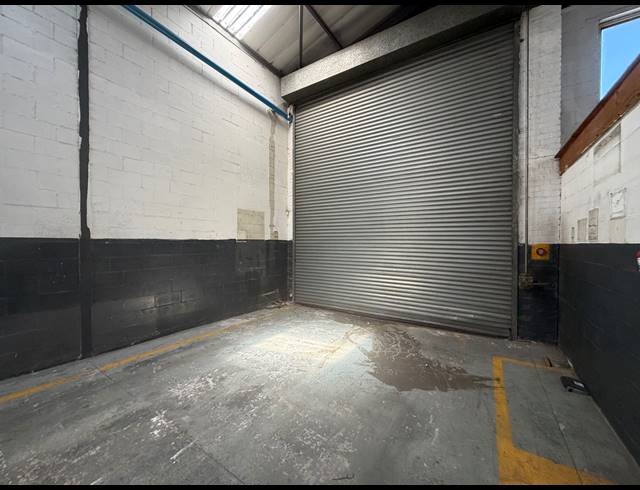 1,200M² WAREHOUSE TO LET IN BLACKHEATH INDUSTRIAL